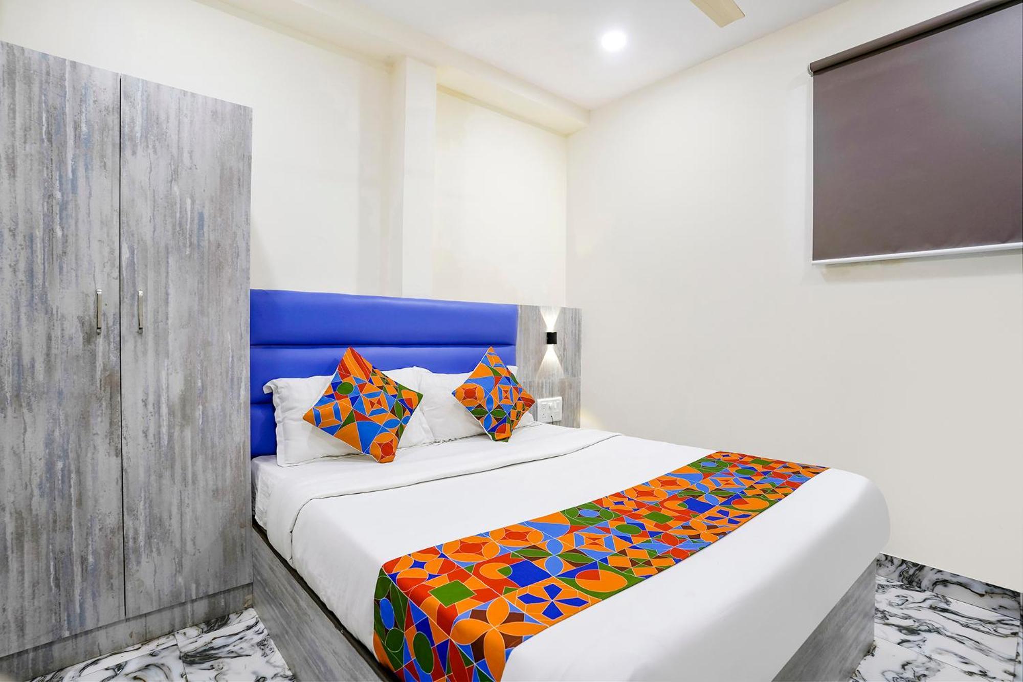 Fabexpress Good Luck Residency - Nr Nesco Exhibition Center Hotel Bombaim Exterior foto