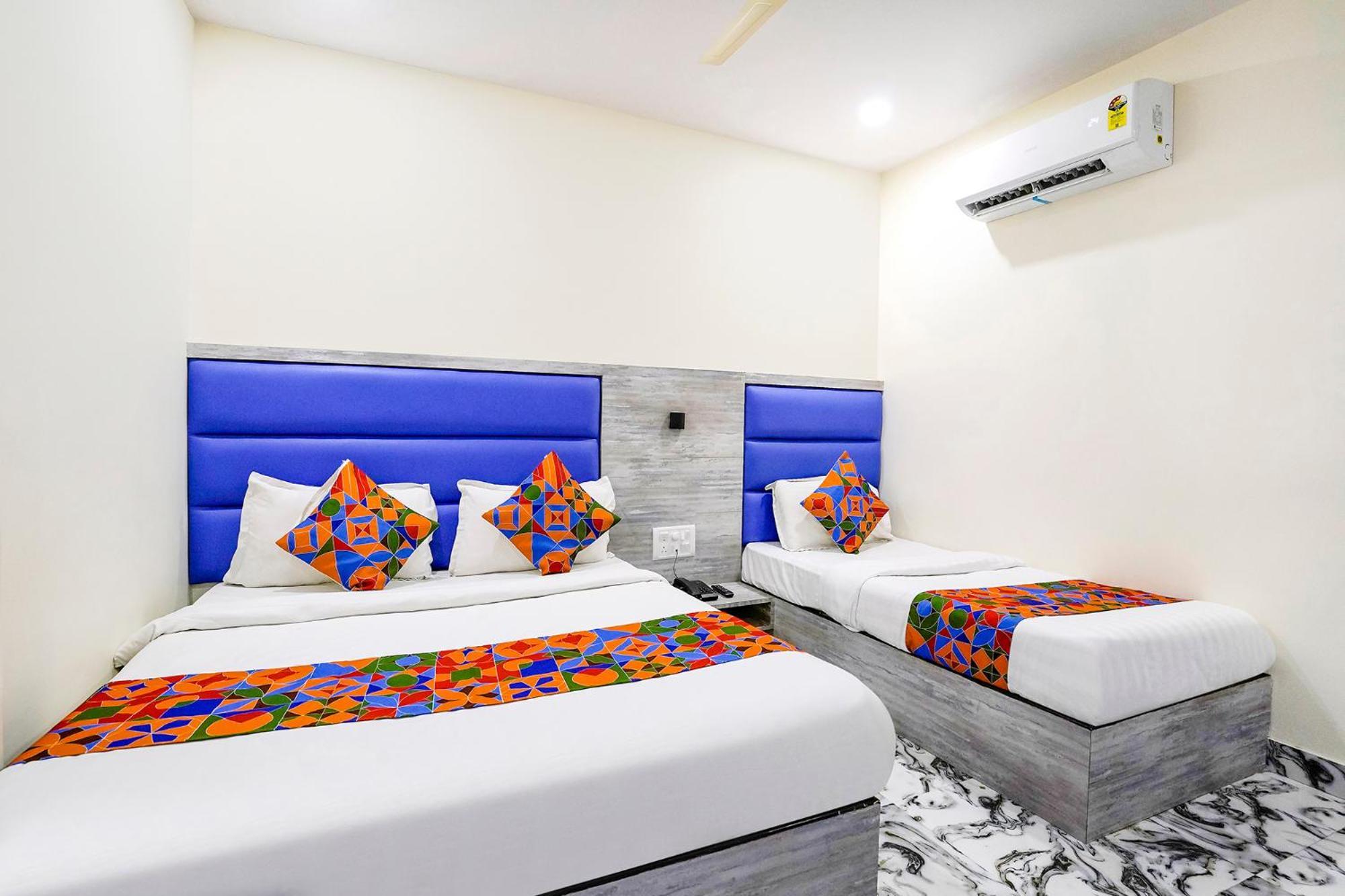 Fabexpress Good Luck Residency - Nr Nesco Exhibition Center Hotel Bombaim Exterior foto