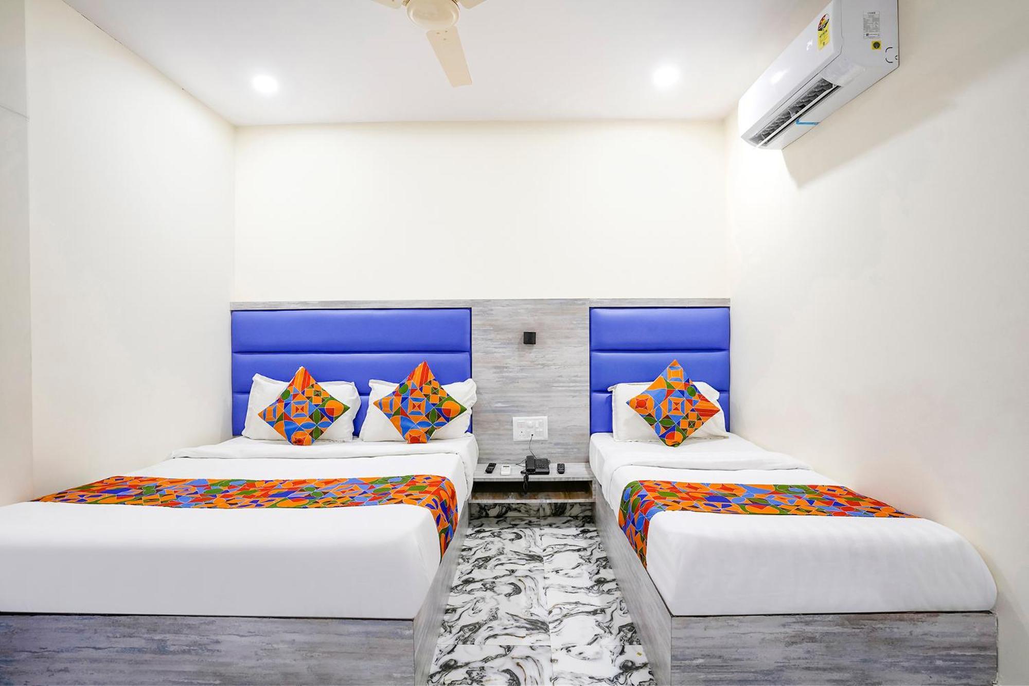 Fabexpress Good Luck Residency - Nr Nesco Exhibition Center Hotel Bombaim Exterior foto